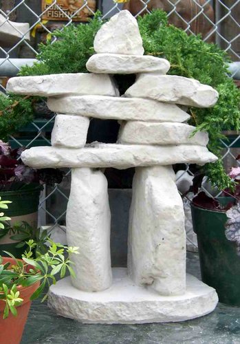 Y3730 Inukshuk 19 in..JPG