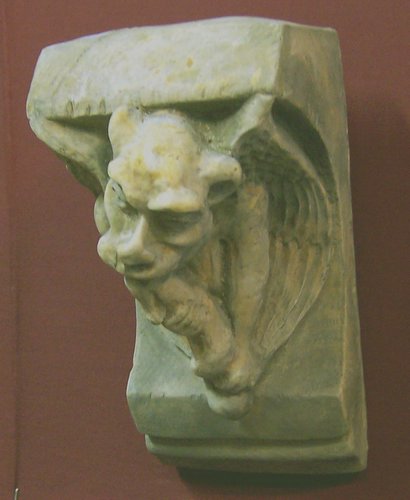 Z614 Gargoyle Sconce 7 in.JPG