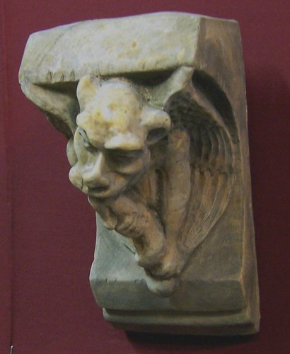 Z614 Gargoyle Sconce 7 in.JPG