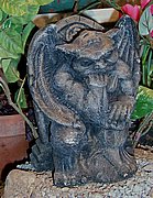 Y3755 Gargoyle Throne 7 in..JPG