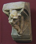 Z614 Gargoyle Sconce 7 in.JPG