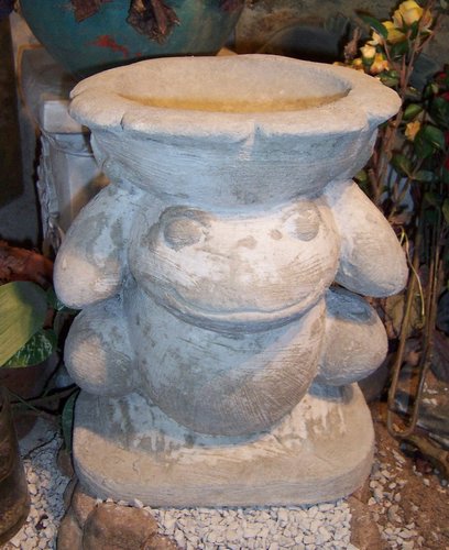 Y3796 Frog Birdbath 12 in..JPG