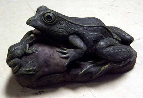 AL51 Frogs 7H x 14L.JPG