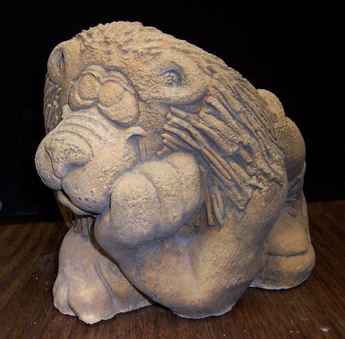 Z703 Lion Pot Holder 6.5Hx 4in.pot.JPG